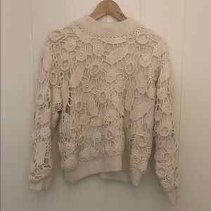 Gantos 55% Silk Cream Crew Neck Sweater with Elegant Lace Detailing